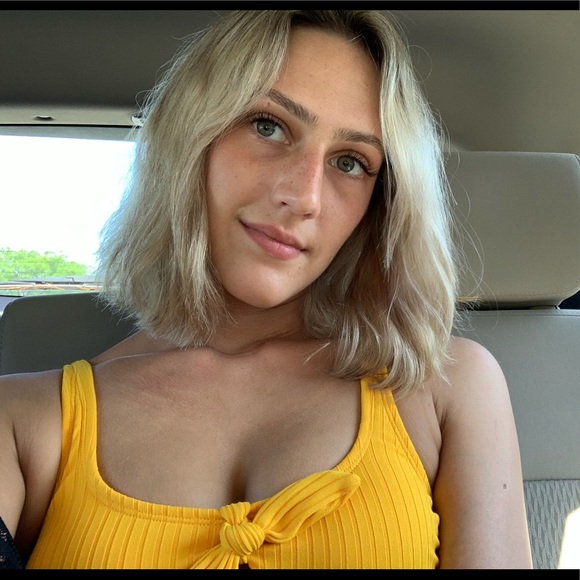 Meet your Posher, Renee - Picture 1 of 1